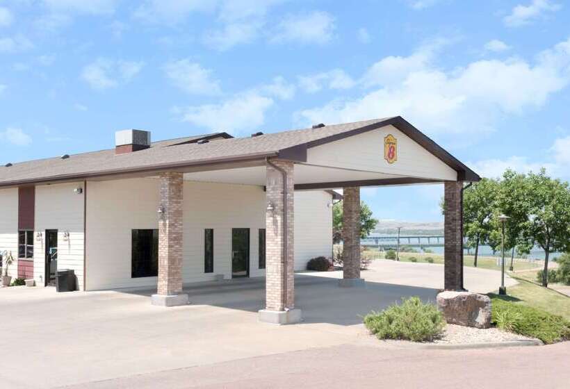 汽车旅馆  Super 8 By Wyndham Chamberlain Sd