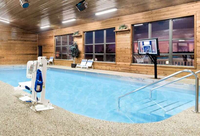 汽车旅馆  Super 8 By Wyndham Chamberlain Sd