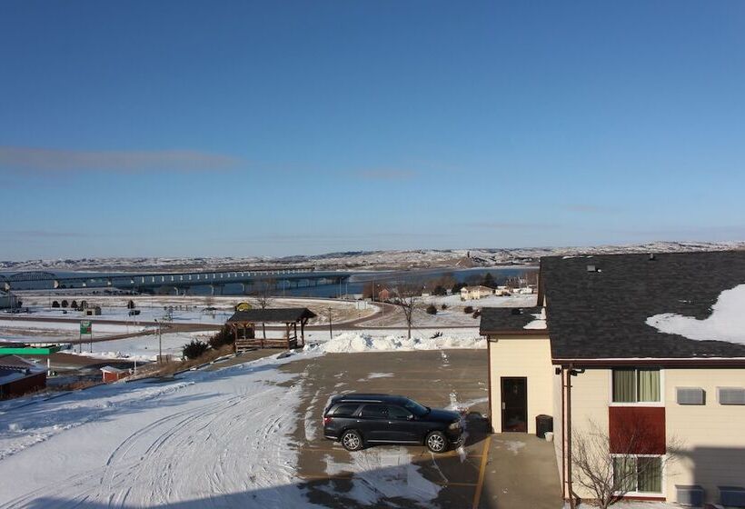 汽车旅馆  Super 8 By Wyndham Chamberlain Sd