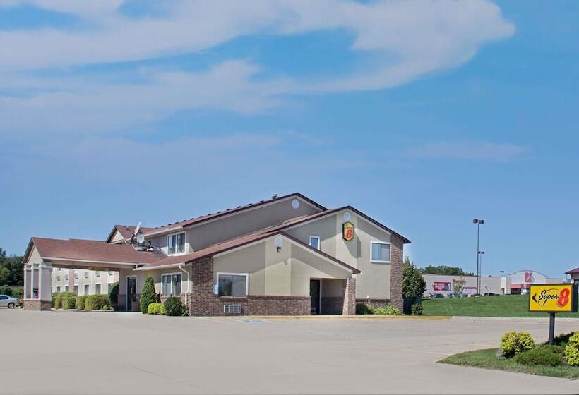 فندق على الطريق Super 8 By Wyndham Charles City