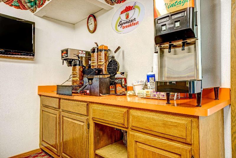 فندق على الطريق Super 8 By Wyndham Chaska