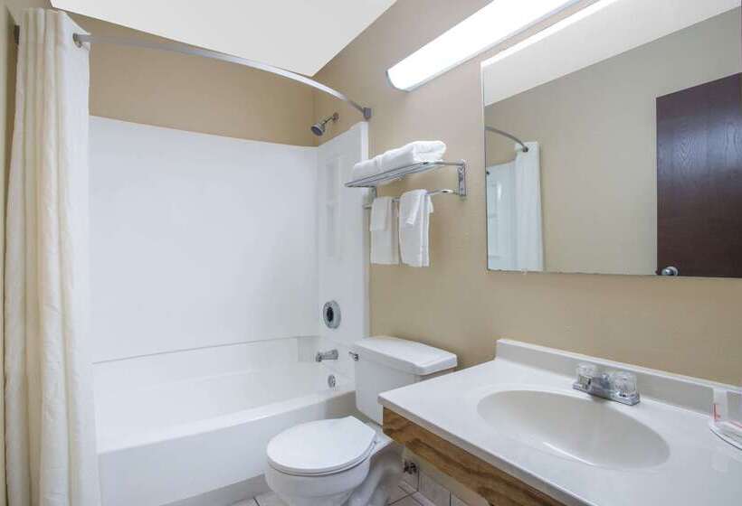 فندق على الطريق Super 8 By Wyndham Christiansburg/blacksburg Area