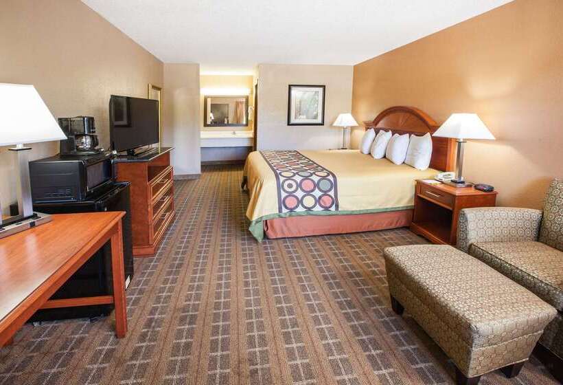 فندق على الطريق Super 8 By Wyndham Clinton