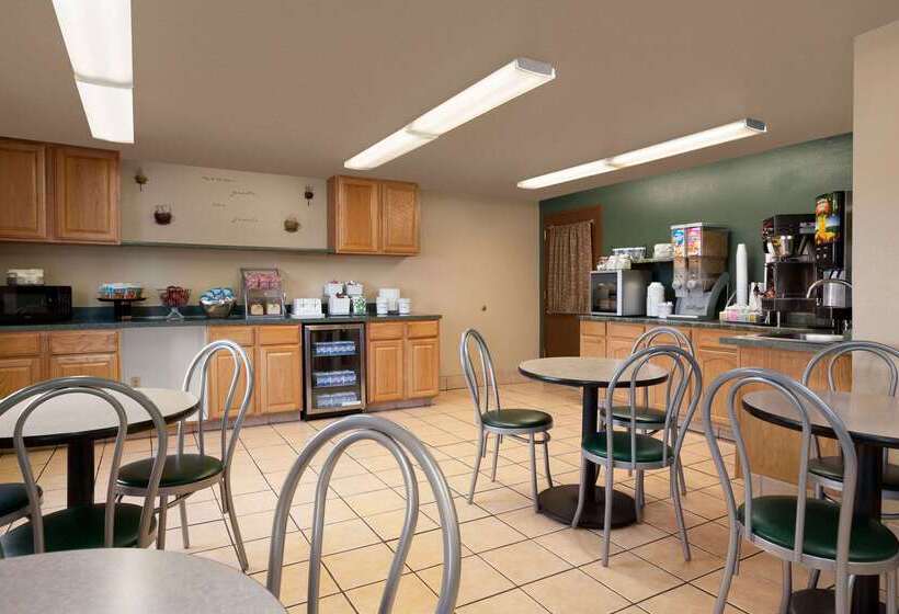 فندق على الطريق Super 8 By Wyndham Coeur D Alene