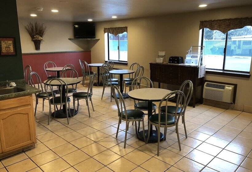 فندق على الطريق Super 8 By Wyndham Coeur D Alene