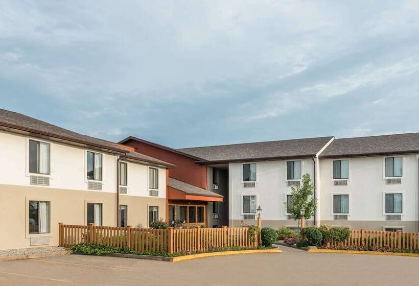 فندق على الطريق Super 8 By Wyndham Columbia Clark Lane