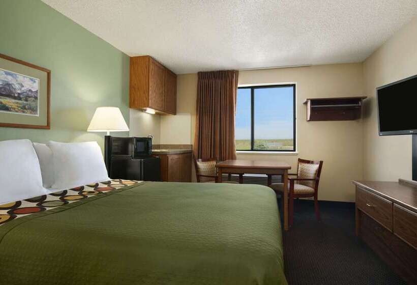 모텔 Super 8 By Wyndham Conrad