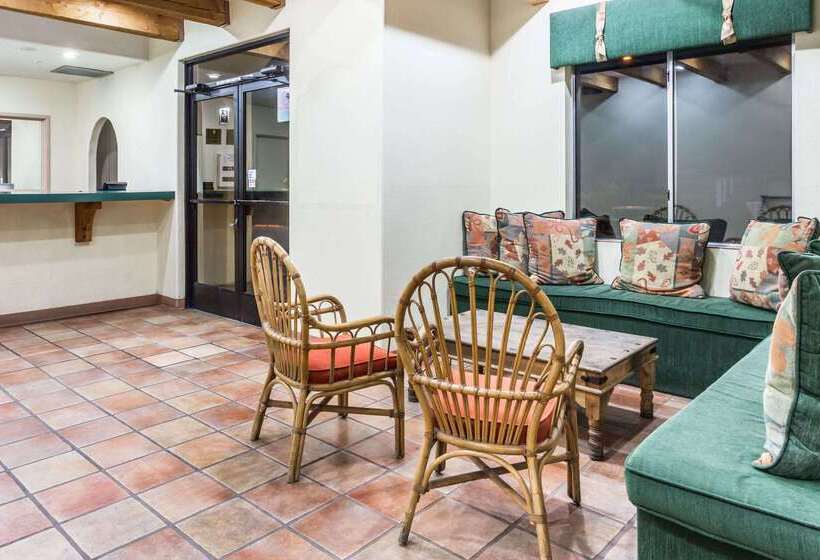 فندق على الطريق Super 8 By Wyndham Cottonwood