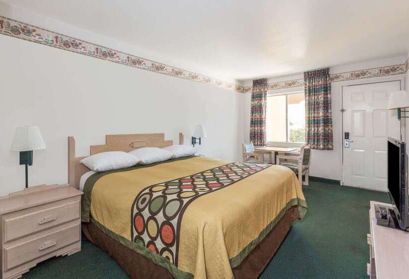 فندق على الطريق Super 8 By Wyndham Cottonwood