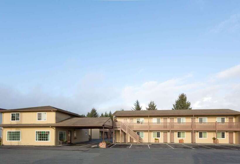 فندق على الطريق Super 8 By Wyndham Crescent City