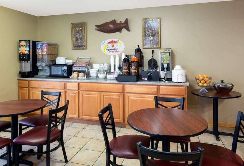 فندق على الطريق Super 8 By Wyndham Crescent City