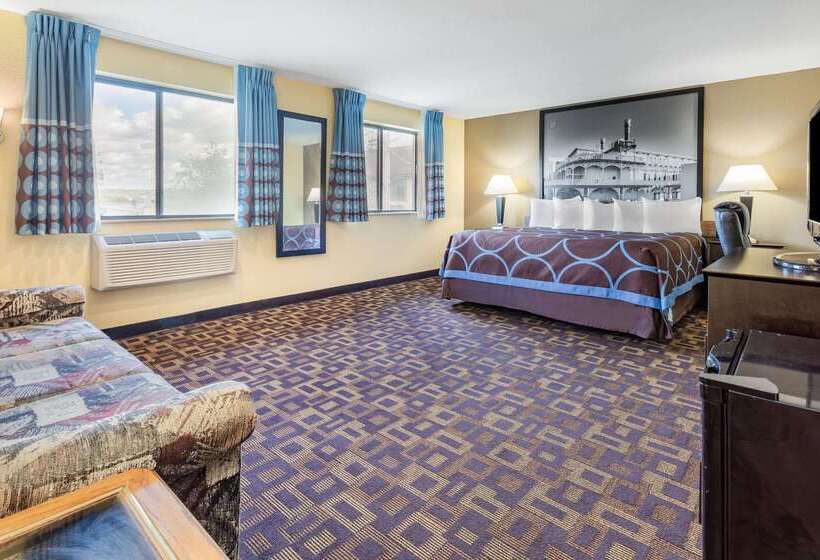 فندق على الطريق Super 8 By Wyndham Decorah