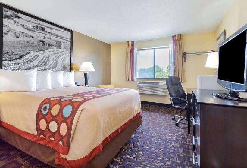 فندق على الطريق Super 8 By Wyndham Decorah