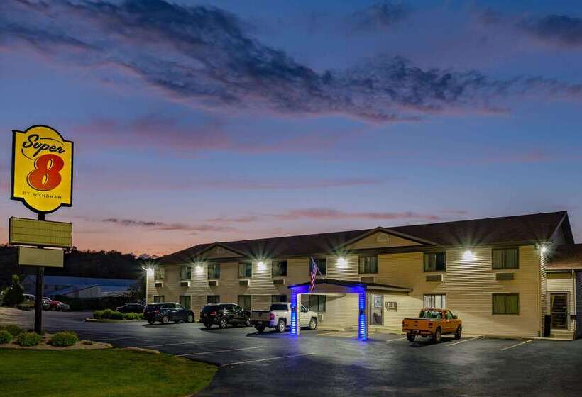 فندق على الطريق Super 8 By Wyndham Decorah