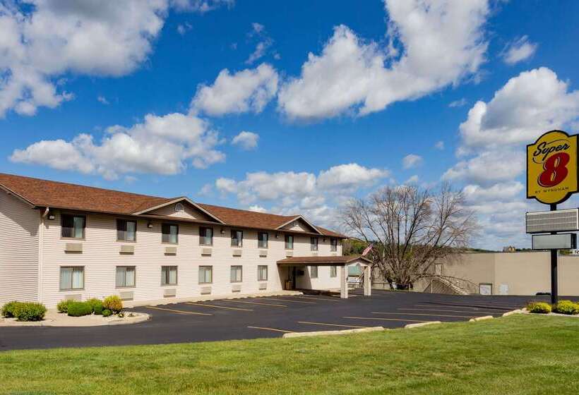 فندق على الطريق Super 8 By Wyndham Decorah