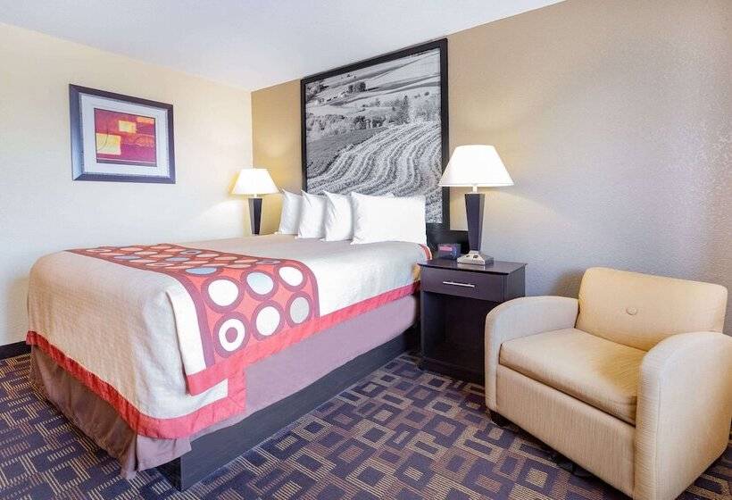 فندق على الطريق Super 8 By Wyndham Decorah