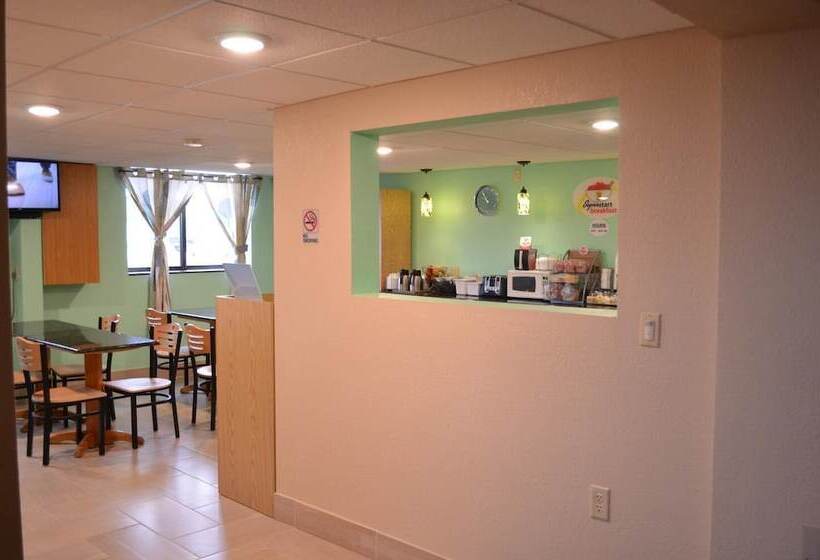 汽车旅馆 Super 8 By Wyndham Devils Lake