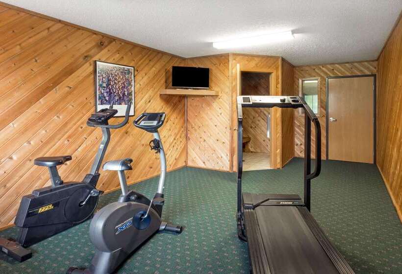 فندق على الطريق Super 8 By Wyndham Dewitt