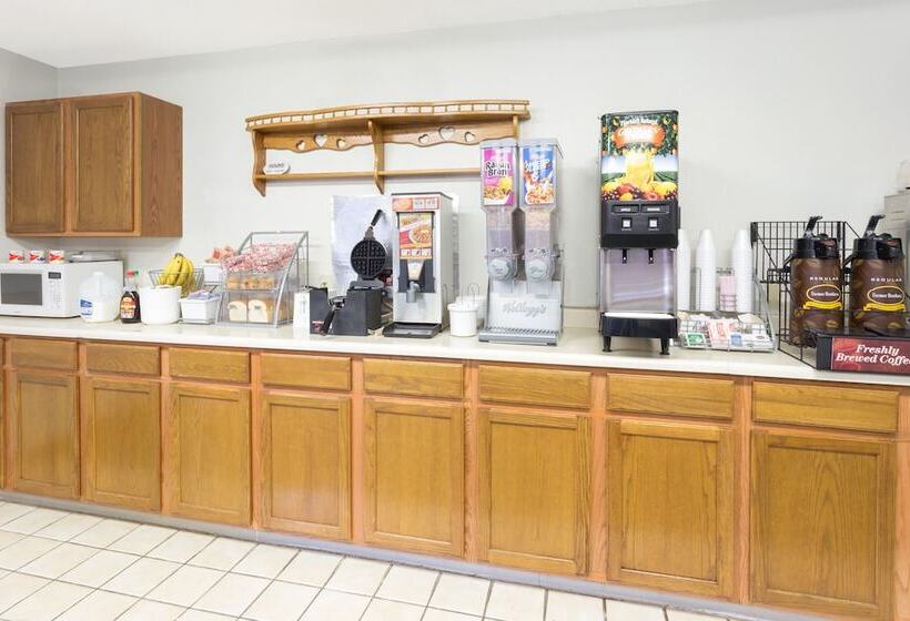 فندق على الطريق Super 8 By Wyndham Dewitt