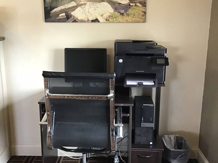 فندق على الطريق Super 8 By Wyndham Dillon