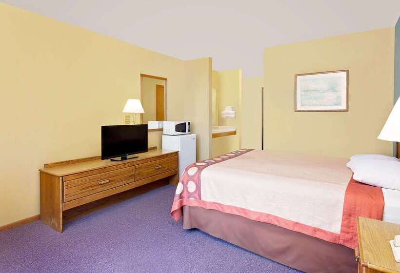 فندق على الطريق Super 8 By Wyndham Dyersville