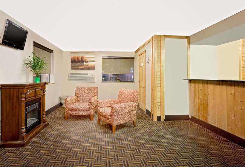 فندق على الطريق Super 8 By Wyndham Elkins