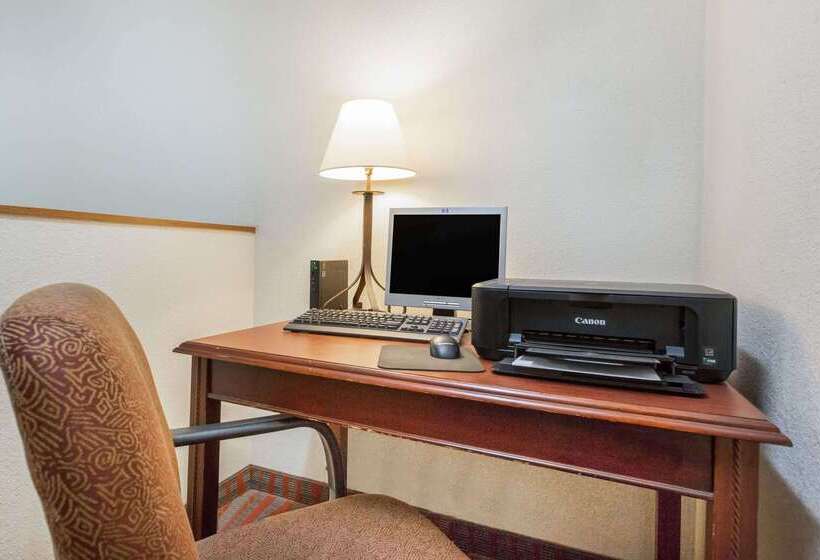 מוטל Super 8 By Wyndham Fairmont