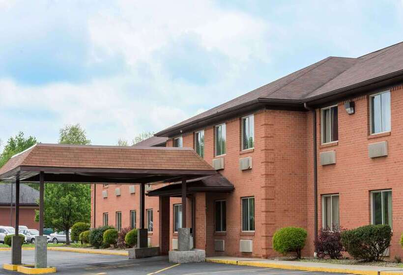 فندق على الطريق Super 8 By Wyndham Fairmont