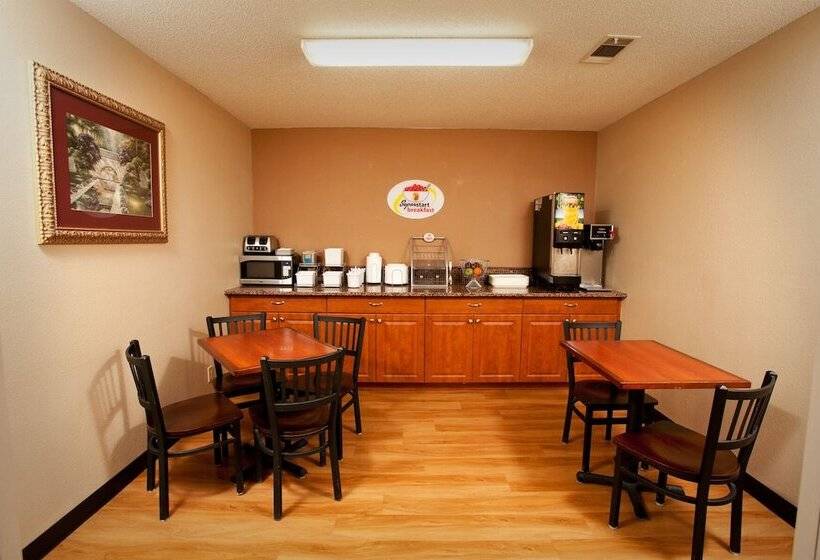 מוטל Super 8 By Wyndham Fairmont