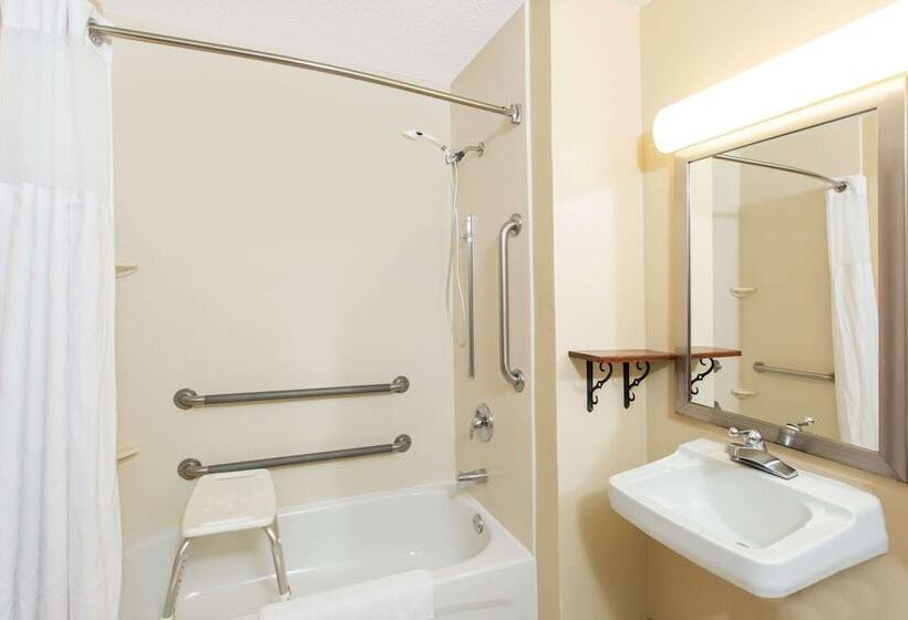 מוטל Super 8 By Wyndham Fairmont