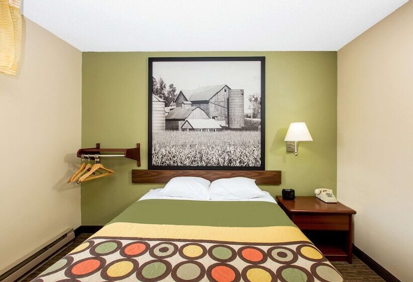 מוטל Super 8 By Wyndham Fairmont