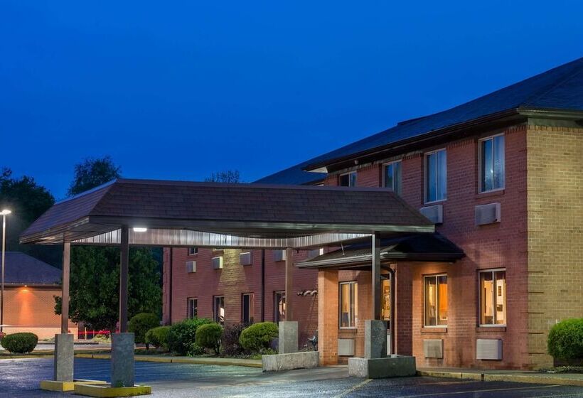 فندق على الطريق Super 8 By Wyndham Fairmont