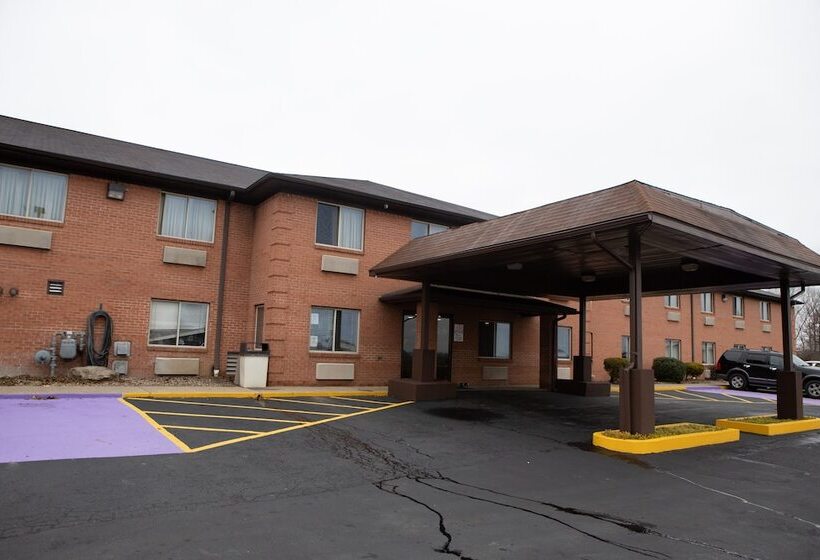 فندق على الطريق Super 8 By Wyndham Fairmont