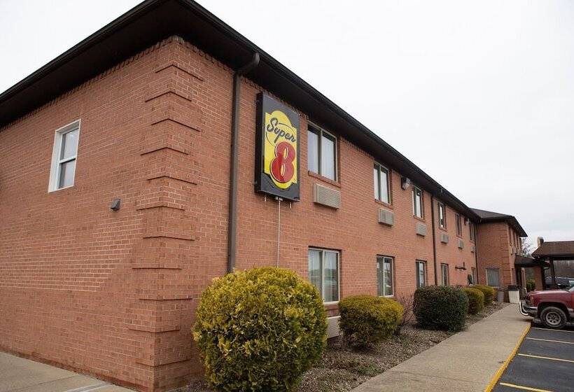 فندق على الطريق Super 8 By Wyndham Fairmont