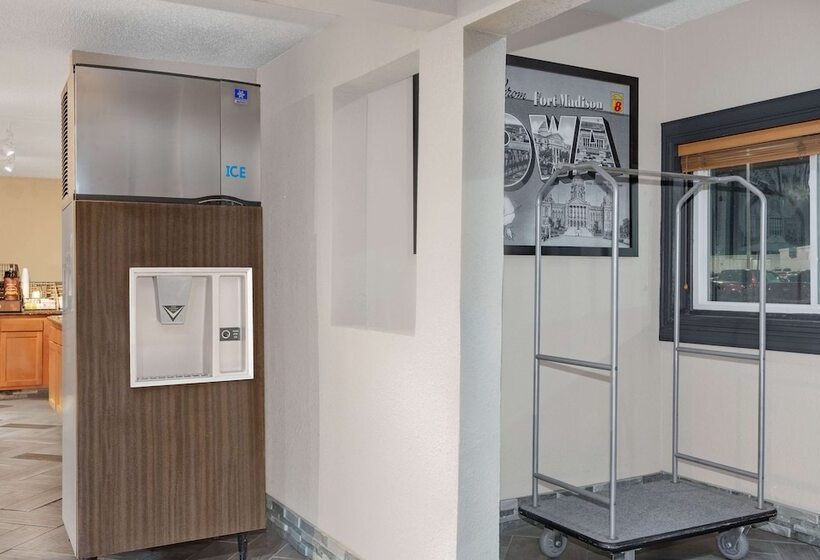 فندق على الطريق Super 8 By Wyndham Fort Madison