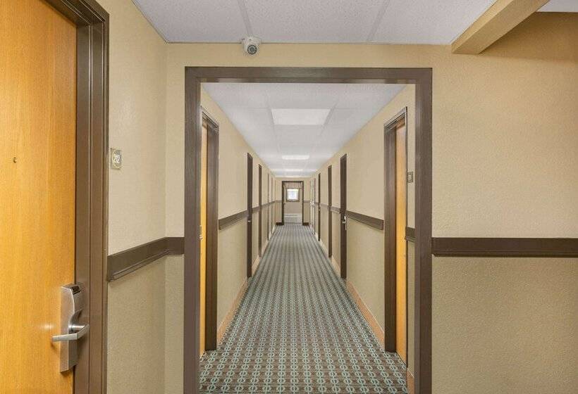 فندق على الطريق Super 8 By Wyndham Fort Madison