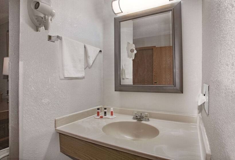 فندق على الطريق Super 8 By Wyndham Fort Madison