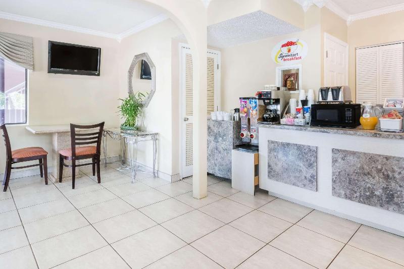 فندق على الطريق Super 8 By Wyndham Ft Walton Beach