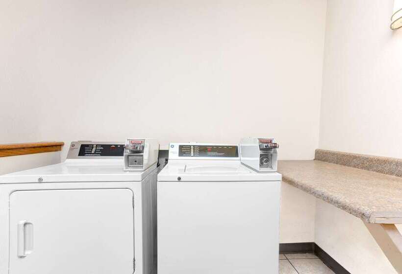 فندق على الطريق Super 8 Gainesville I 75 Hospital University Area