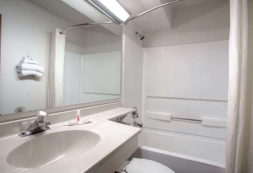 فندق على الطريق Super 8 Gainesville I 75 Hospital University Area