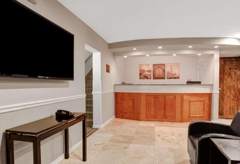 فندق على الطريق Super 8 Gainesville I 75 Hospital University Area