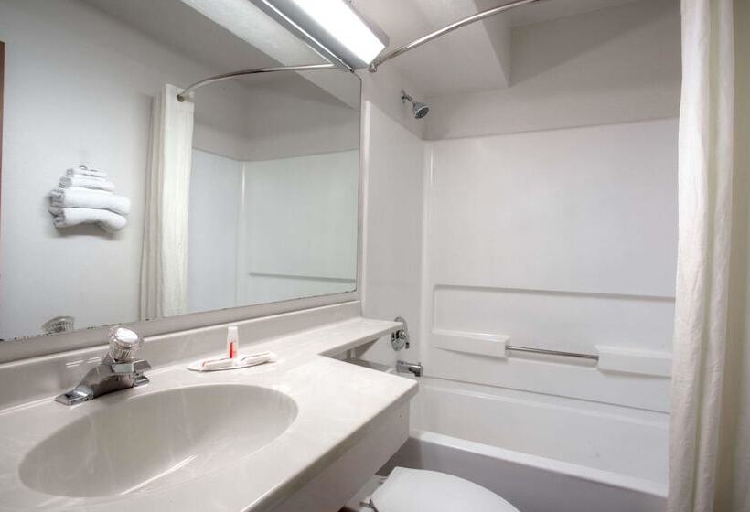 فندق على الطريق Super 8 Gainesville I 75 Hospital University Area