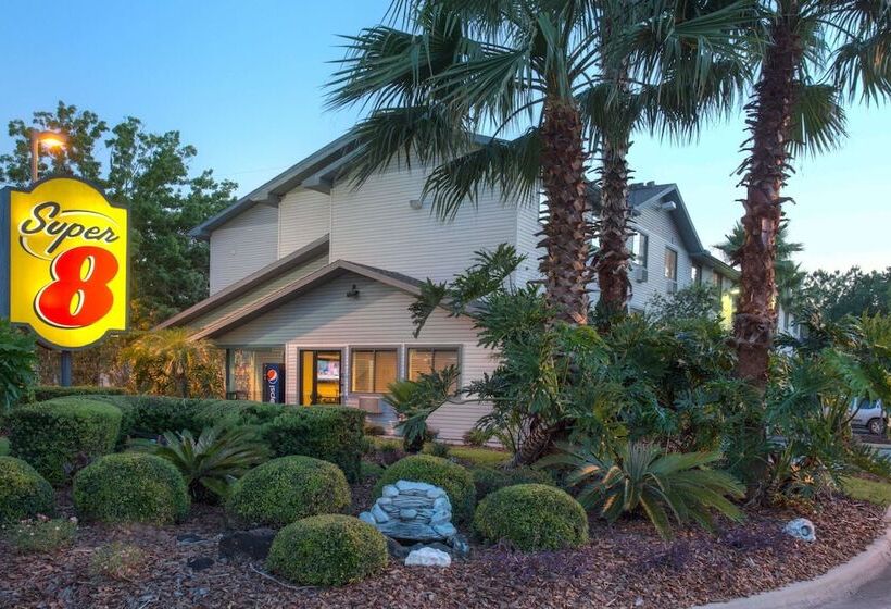 فندق على الطريق Super 8 Gainesville I 75 Hospital University Area