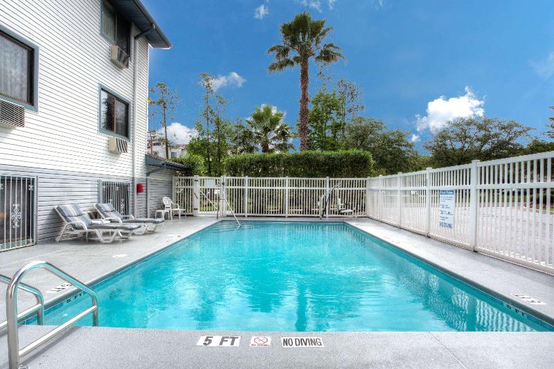 فندق على الطريق Super 8 Gainesville I 75 Hospital University Area