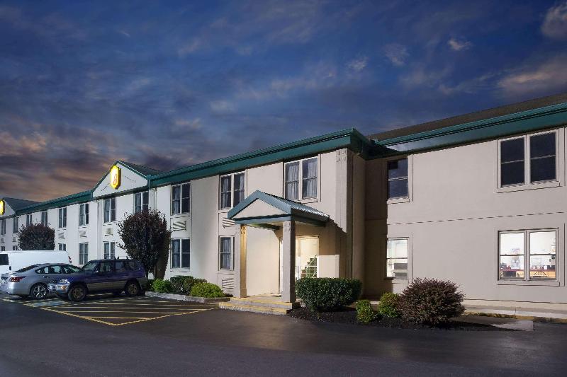 مُتل Super 8 By Wyndham Harrisburg Hershey West