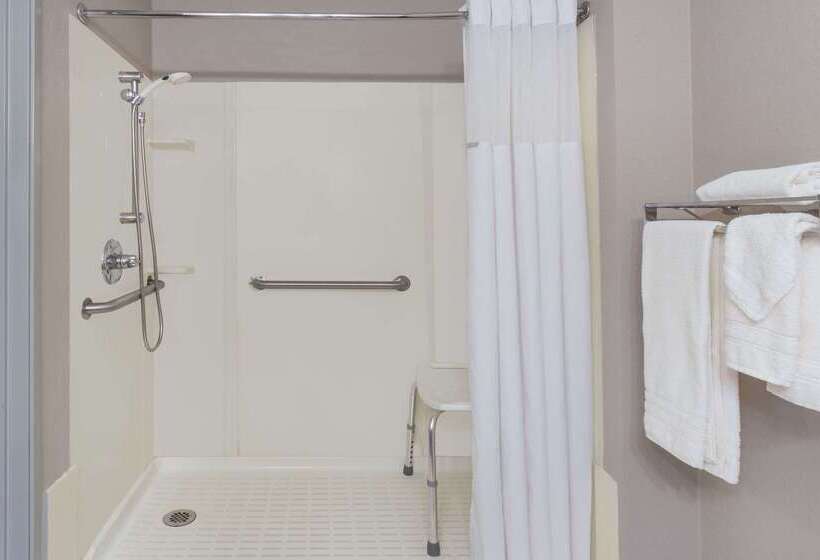 فندق على الطريق Super 8 By Wyndham Hebron Lowell Area