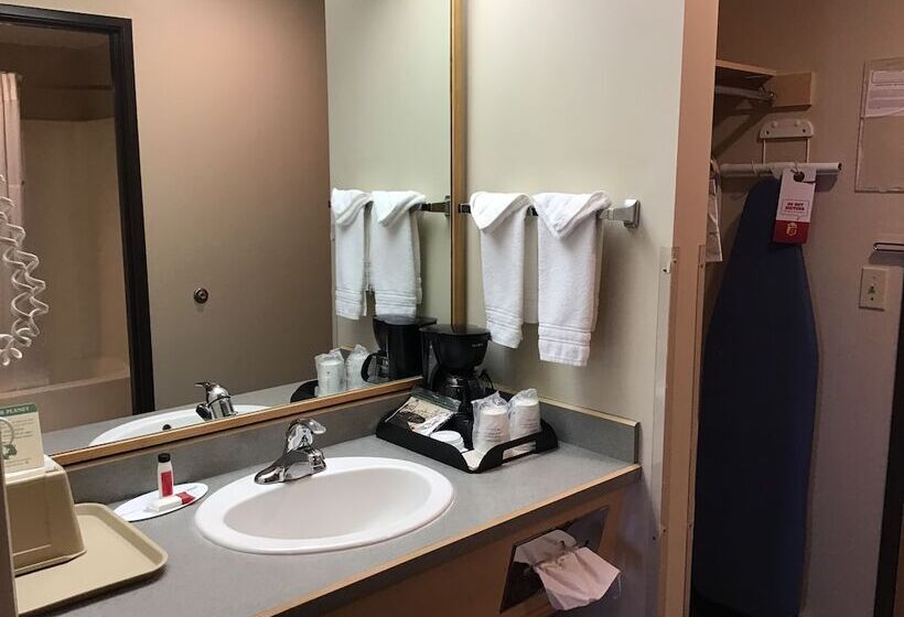 فندق على الطريق Super 8 By Wyndham Heyburn