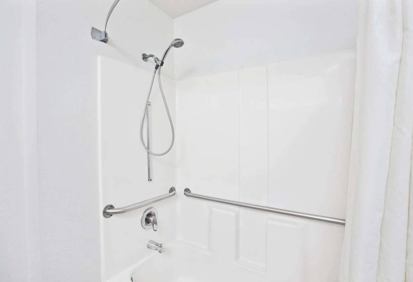 فندق على الطريق Super 8 By Wyndham Hollywood/la Area