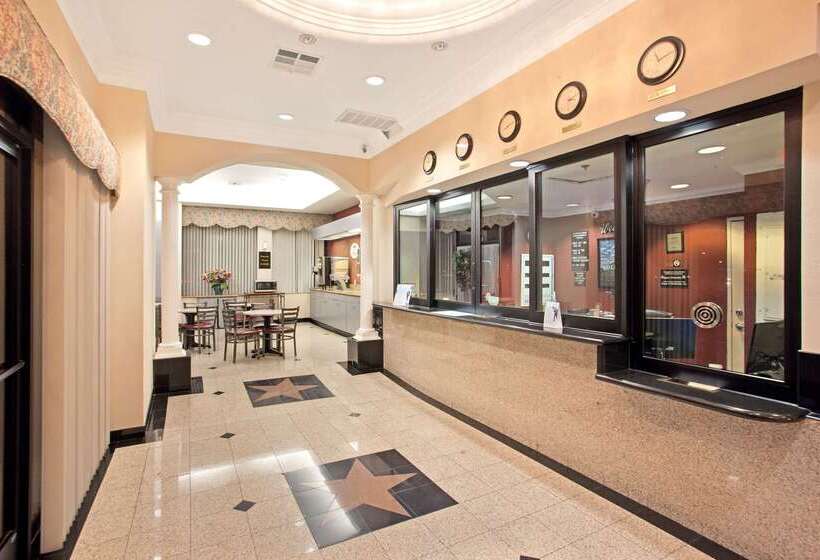 فندق على الطريق Super 8 By Wyndham Hollywood/la Area