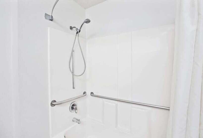 فندق على الطريق Super 8 By Wyndham Hollywood/la Area